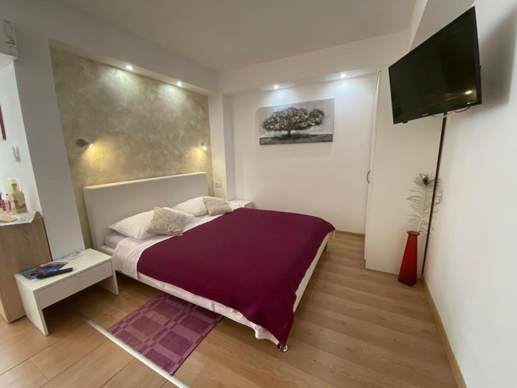 سبليت The Garden Rooms & Suites الغرفة الصورة